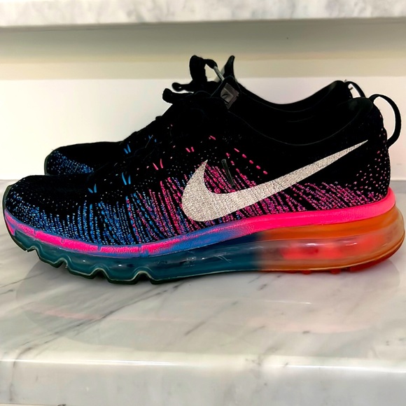 Nike Shoes - Nike Flyknit Max
